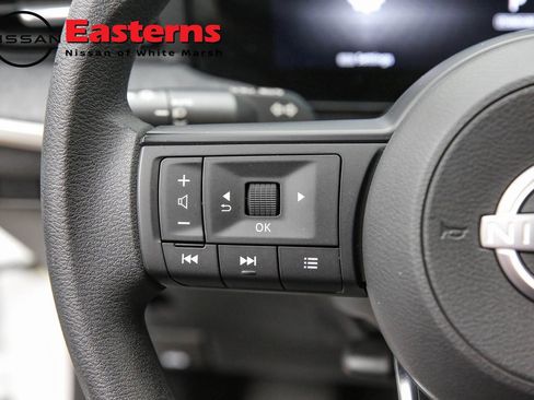 Used 2025 Nissan Kicks SV image 15