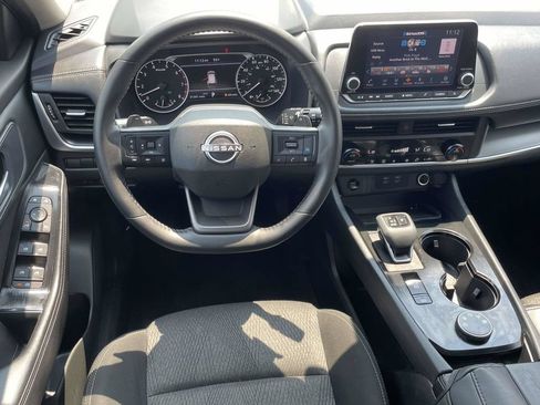 Used 2025 Nissan Rogue SV AWD/4WD image 9