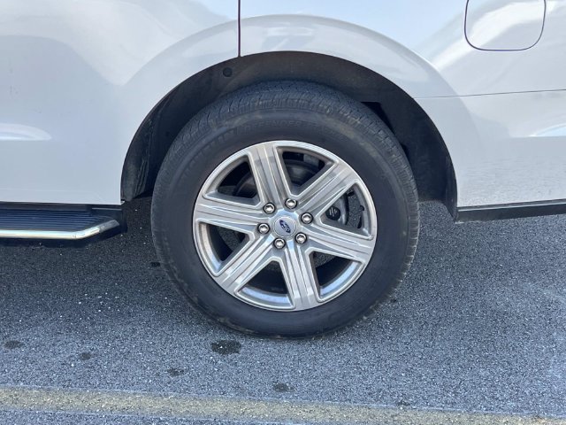 Used 2020 Ford Expedition XLT w/ Equipment Group 202A RWD image 10