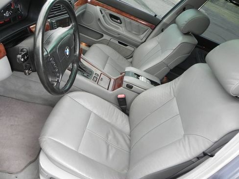 Used 2001 BMW 740iL image 17