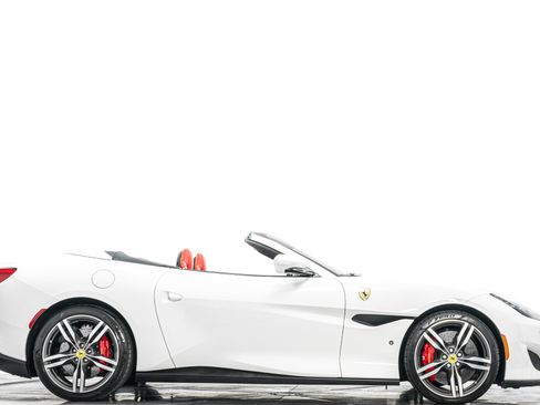 Used 2019 Ferrari Portofino RWD image 2