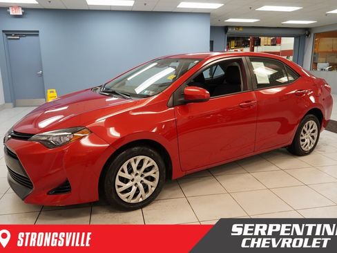 Used 2017 Toyota Corolla LE image 1