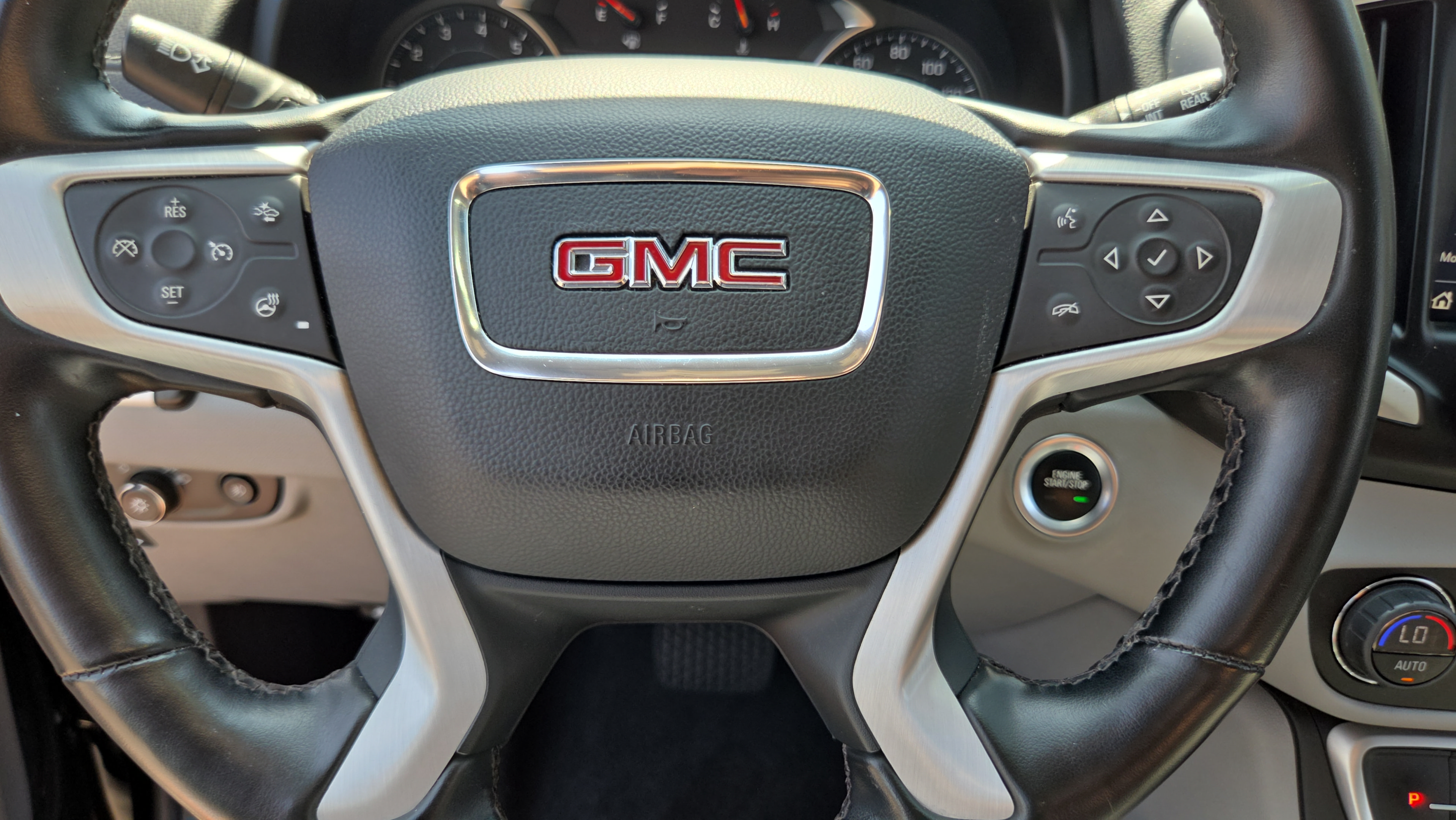 Certified 2024 GMC Terrain SLT FWD image 24