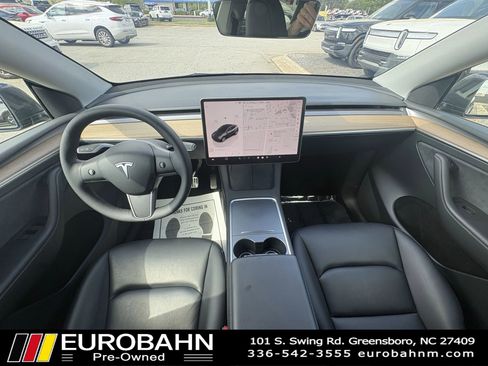 Used 2023 Tesla Model Y Long Range AWD/4WD image 18