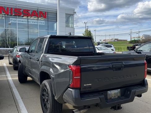 Used 2025 Toyota Tacoma SR5 AWD/4WD image 3