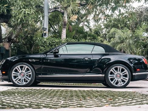 Used 2017 Bentley Continental GT image 4