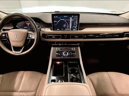 Used 2023 Lincoln Aviator Reserve w/ Elements Package Plus AWD/4WD image 17