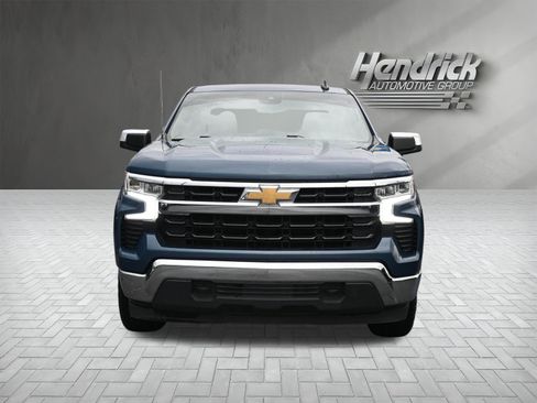 Used 2024 Chevrolet Silverado 1500 LT w/ Z71 Off-Road Package AWD/4WD image 3