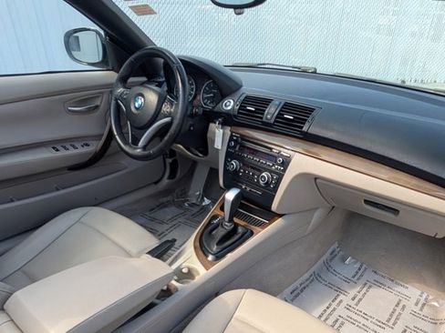 Used 2010 BMW 128i Convertible image 22