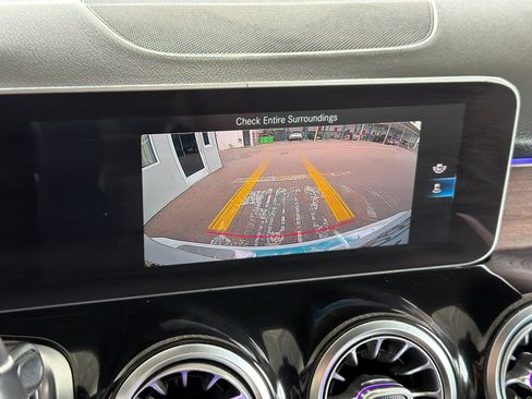 Used 2020 Mercedes-Benz GLB 250 image 18