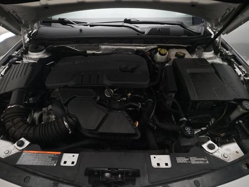 Used 2011 Buick Regal CXL FWD image 3