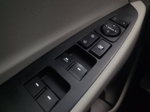 Used 2019 Hyundai Tucson Value AWD/4WD image 27