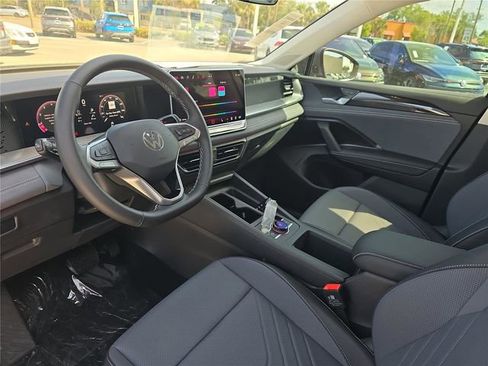 New 2026 Volkswagen Tiguan SE AWD/4WD image 14