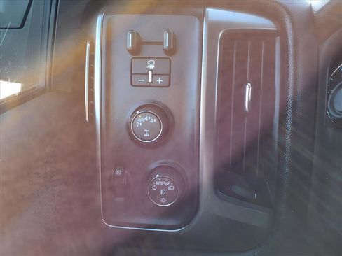 Used 2018 Chevrolet Silverado 1500 LT w/ All Star Edition image 24