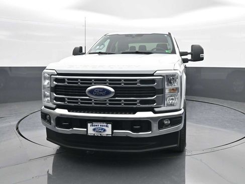 Used 2025 Ford F250 XLT image 3