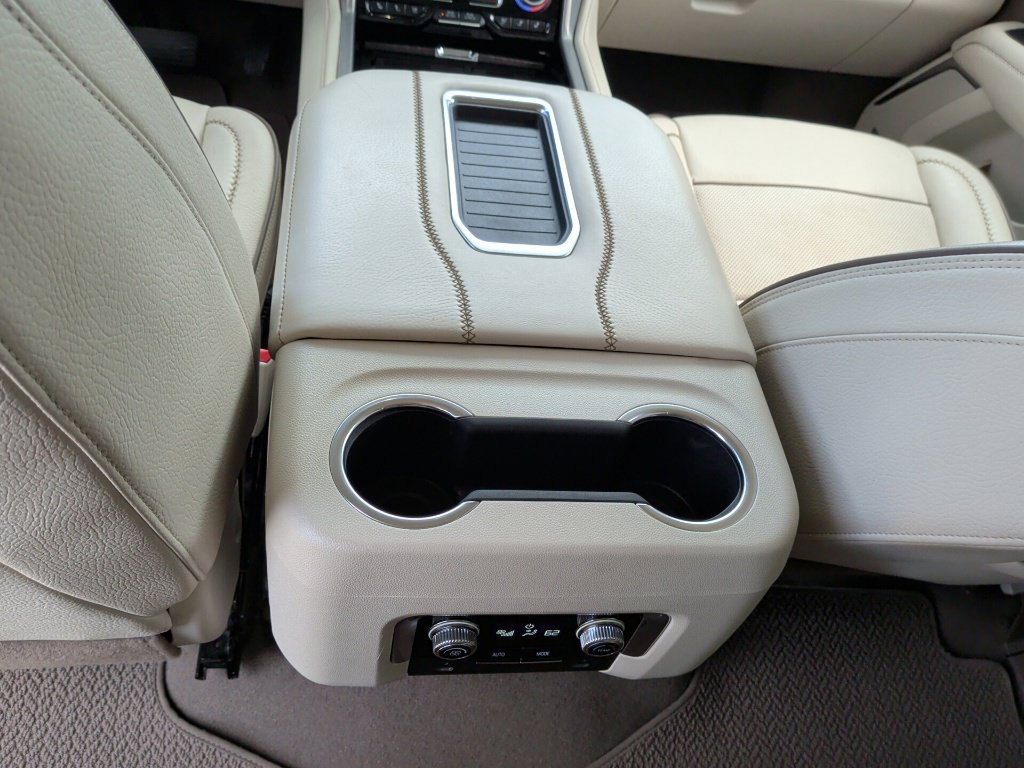Used 2022 GMC Yukon Denali RWD image 38