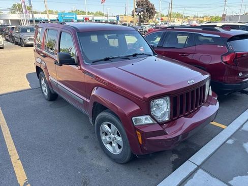 Used 2012 Jeep Liberty Sport w/ Popular Equipment Group AWD/4WD image 2