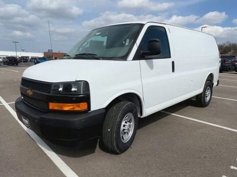 New 2026 Chevrolet Express 2500 w/ Driver Convenience Package image 4