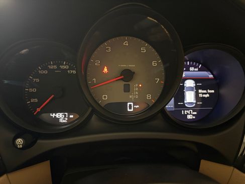 Certified 2020 Porsche Macan S AWD/4WD image 6