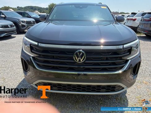 Used 2024 Volkswagen Atlas Cross Sport SE AWD/4WD image 8
