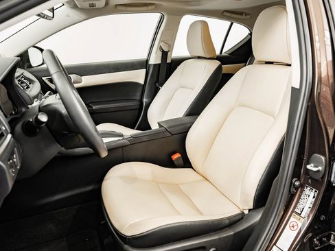 Used 2014 Lexus CT 200h FWD image 21