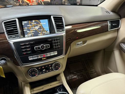 Used 2014 Mercedes-Benz ML 350 4MATIC w/ Premium 1 Package image 18