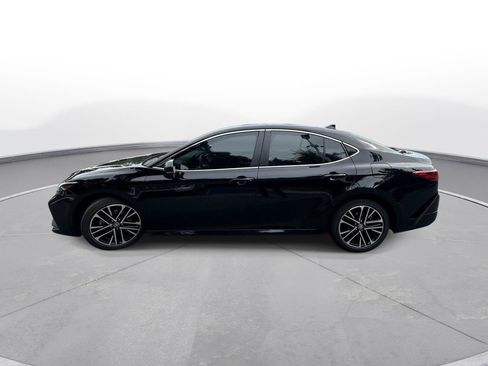 Used 2025 Toyota Camry XLE FWD image 9