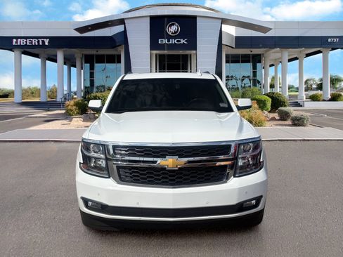 Used 2017 Chevrolet Suburban LT w/ Luxury Package RWD image 5