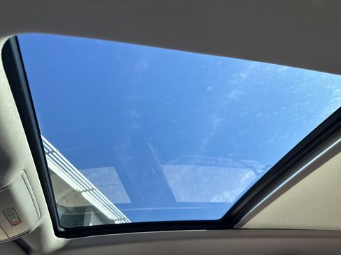 Certified 2023 Volkswagen Atlas SE image 15