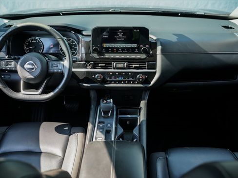 Used 2022 Nissan Pathfinder SL w/ SL Black Package image 20