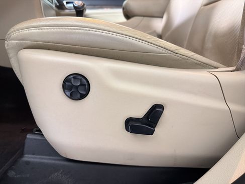 Used 2015 Jeep Grand Cherokee Limited w/ Luxury Group II RWD image 13