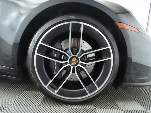 Used 2025 Porsche 911 Carrera image 39