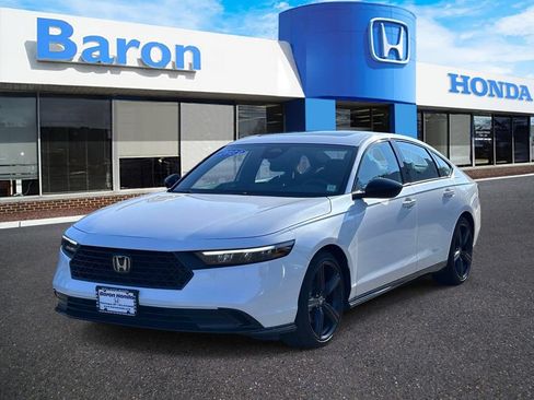 Used 2023 Honda Accord Sport image 2