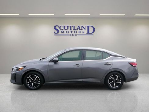 Used 2024 Nissan Sentra SV FWD image 1