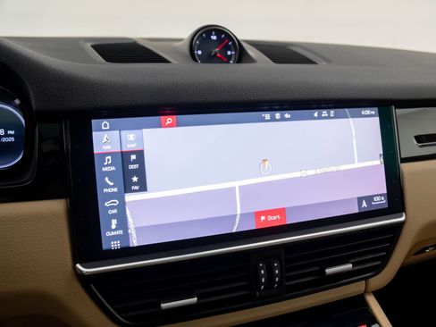 Certified 2020 Porsche Cayenne image 26