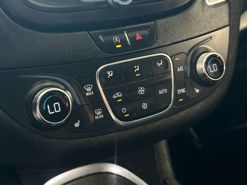 Used 2021 Chevrolet Malibu LT FWD image 20