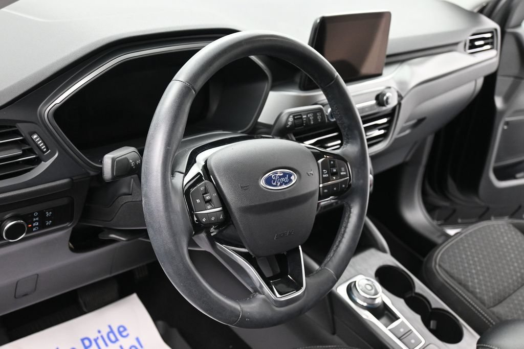 Used 2025 Ford Escape Active w/ Cold Weather Package AWD/4WD image 14