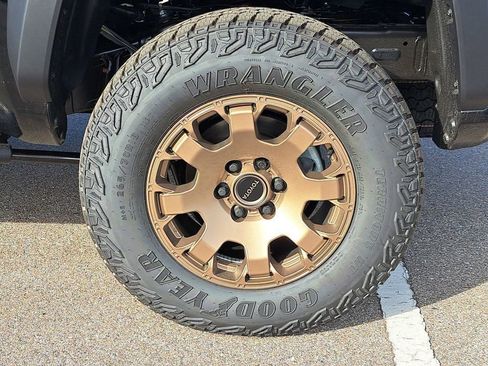 New 2025 Toyota Tacoma Trailhunter image 5