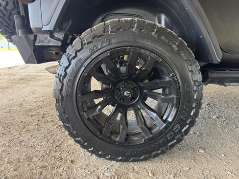 Used 2021 Jeep Wrangler Unlimited Rubicon image 43