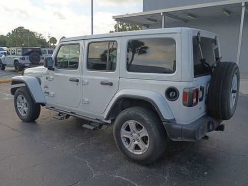 Certified 2018 Jeep Wrangler Unlimited Sahara AWD/4WD image 3