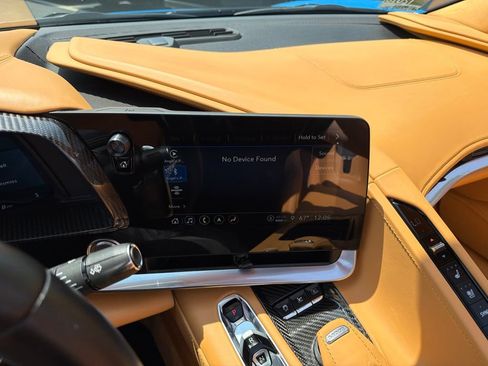 Used 2021 Chevrolet Corvette Stingray Premium Conv w/ Z51 Performance Package RWD image 19