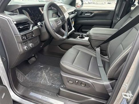Used 2026 GMC Yukon XL Elevation image 16
