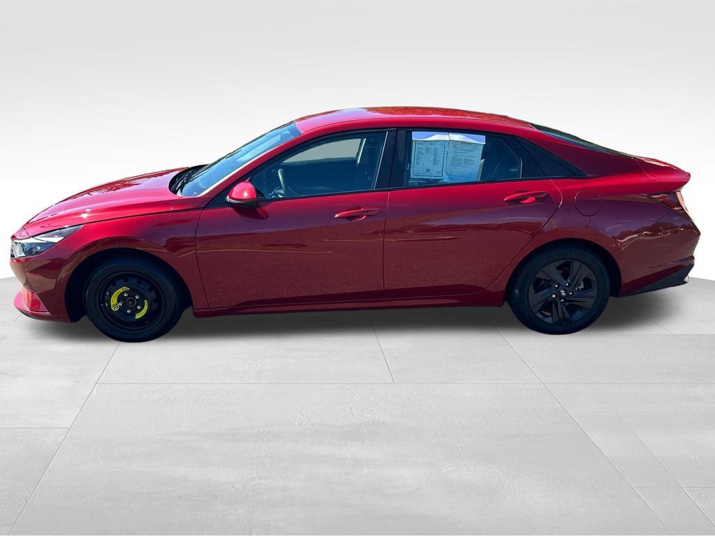 Used 2022 Hyundai Elantra SEL FWD image 4