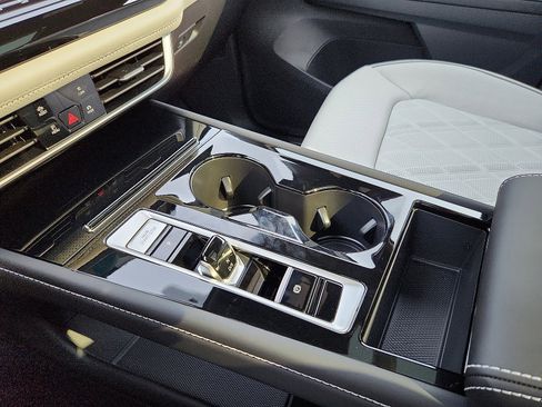 New 2026 Volkswagen Atlas Cross Sport SEL Premium R-Line image 20