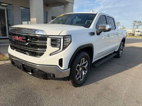 Used 2024 GMC Sierra 1500 SLT AWD/4WD image 2