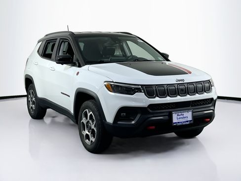 Used 2022 Jeep Compass Trailhawk w/ Trailhawk Elite Group AWD/4WD image 3