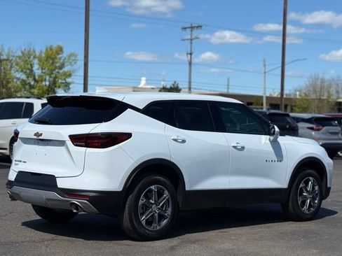 Used 2025 Chevrolet Blazer LT AWD/4WD image 23