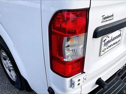 Used 2021 Nissan NV 3500 SV image 19