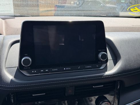 Used 2021 Nissan Rogue SV FWD image 8
