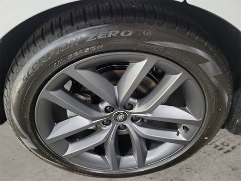 New 2025 Land Rover Range Rover Sport SE image 12